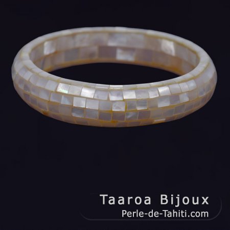 Mother-of-pearl bracelet - Diameter = 6 cm