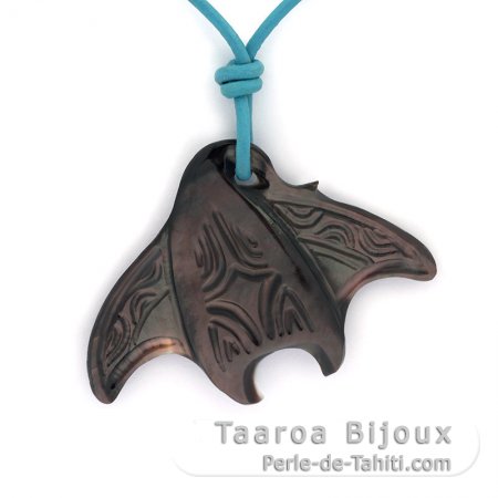 Tahitian Mother-of-Pearl Manta Ray Pendant