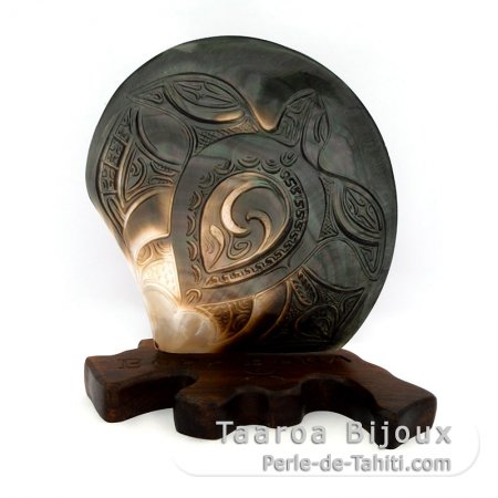 Tahitian Mother of Pearl Engraved on a Wooden Base (To\'u)