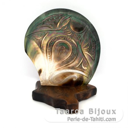 Tahitian Mother of Pearl Engraved on a Wooden Base (To\'u)