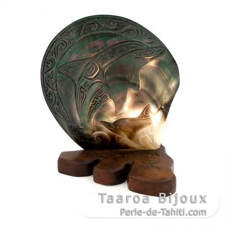 Tahitian Mother of Pearl Engraved on a Wooden Base (To\'u)