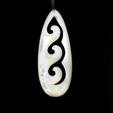 Mother-of-pearl drop shape - 46 x 18 mm