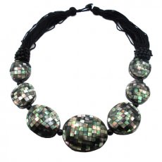 Tahitian Mother-of-pearl necklace - Length = 55 cm