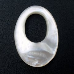 Mother-of-pearl oval shape - 28 x 20 x 4.2 mm